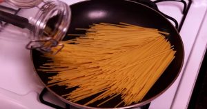 Helpoin ja nopein tapa valmistaa pastaa