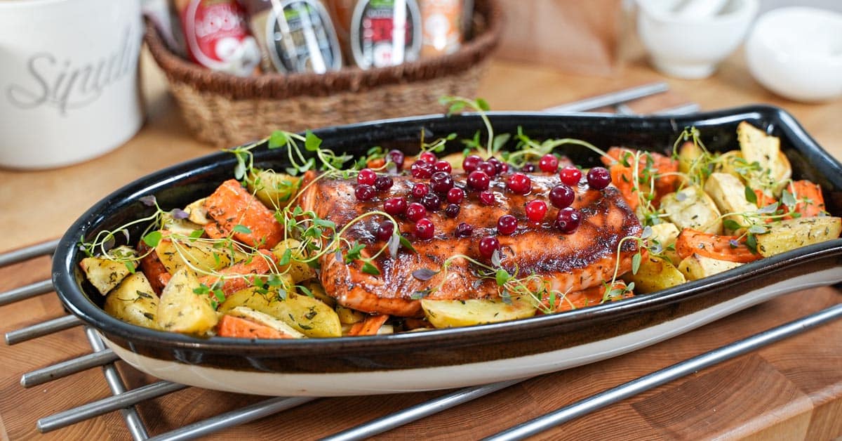 BBQ Lohi – tahmea herkkuruoka uunijuureksilla