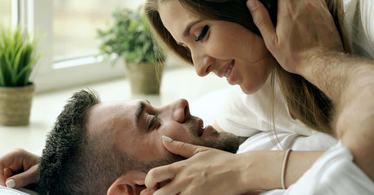 Kehonkielen merkit, jotka paljastavat valehtelijan