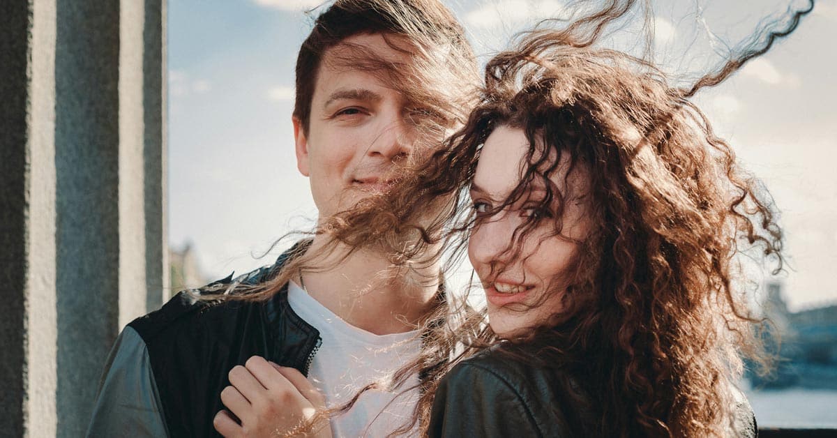 Miksi romantiikka on tärkeää myös pitkissä parisuhteissa