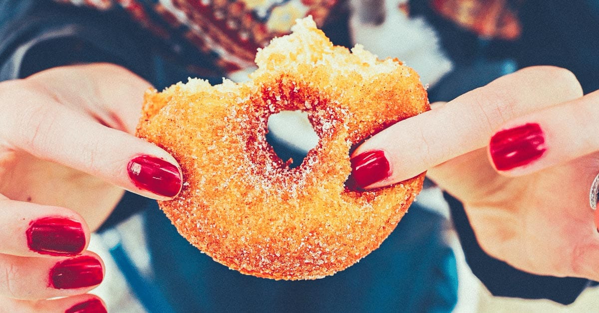 Petolliset asiat, jotka saavat sinut himoitsemaan sokeria